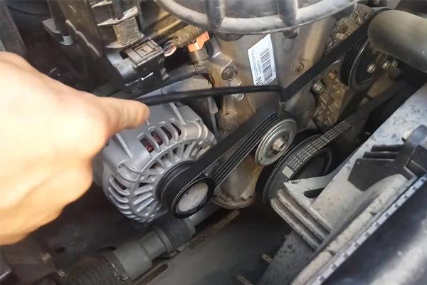 老边转速传感器的工作原理是什么？