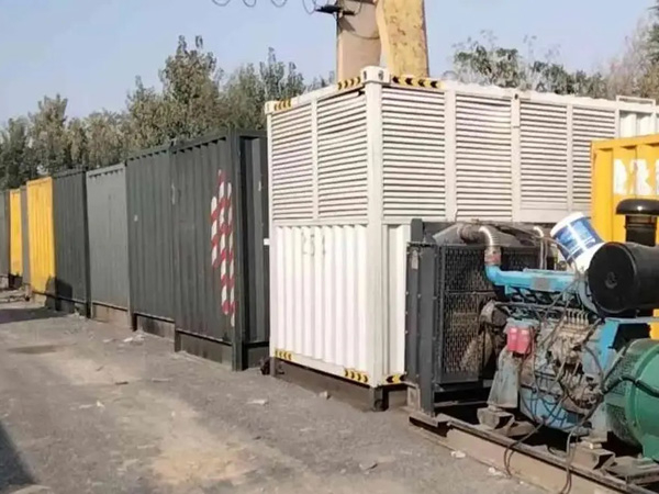 老边200KW柴油发电机机组每小时油耗是多少？